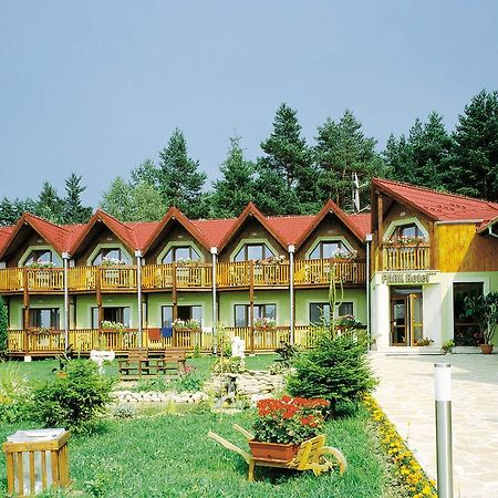 Park Hotel Cingov Smizany Exterior photo